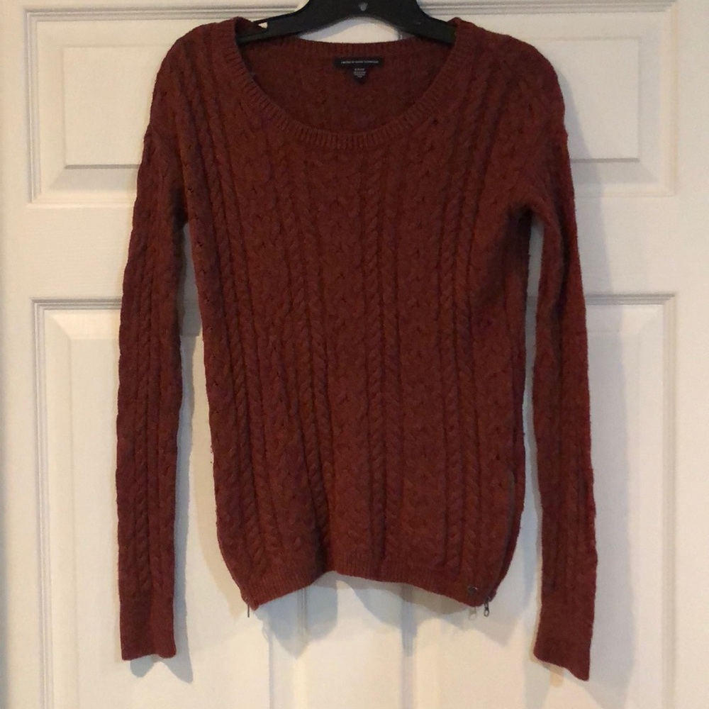 American Eagle sweater